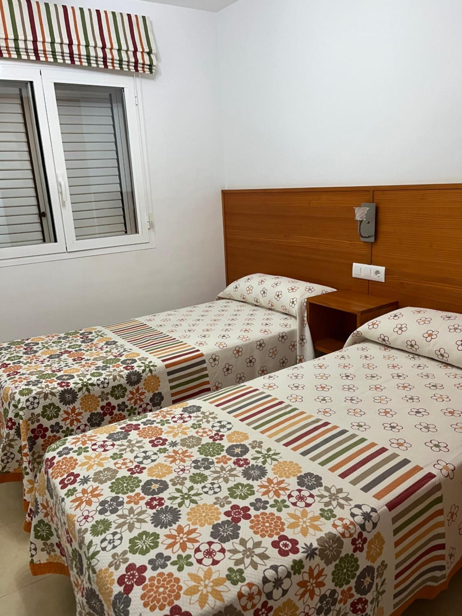 Apartamentos Turisticos Mirador Del Mar 폴로마레스 외부 사진